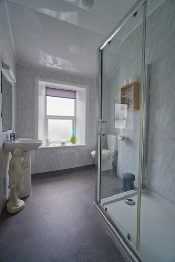 Bathroom 2, Glan Y Mor Hotel (Adult Only), Conwy