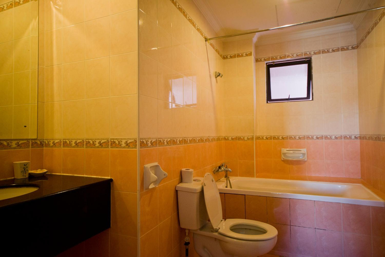 Bathroom 4, Nana Marina Court, Kota Kinabalu