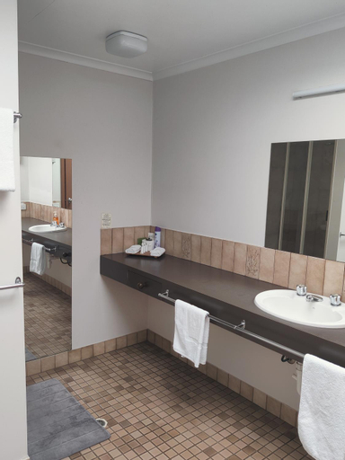 Bathroom 4