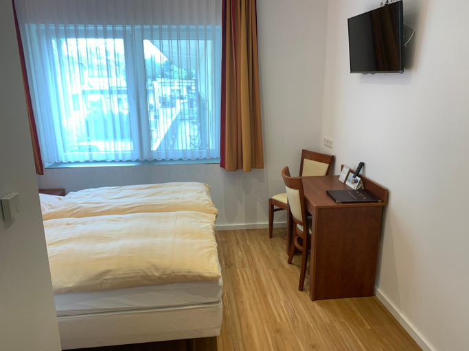Bedroom 2, Hotel Restaurant zur Post, Wuppertal