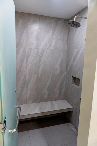Bathroom 11