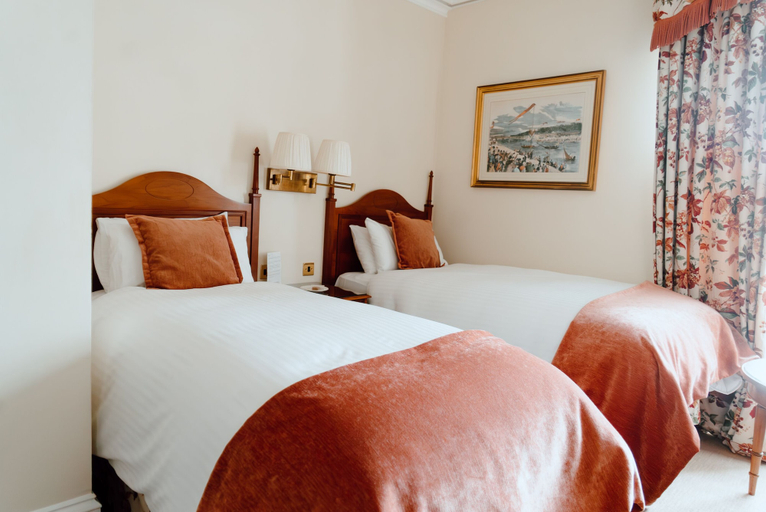 Bedroom 2, The Royal Hotel, Eilean Siar