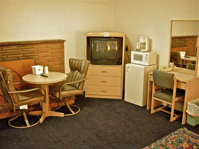 Others 5, Hub Motel, Deschutes
