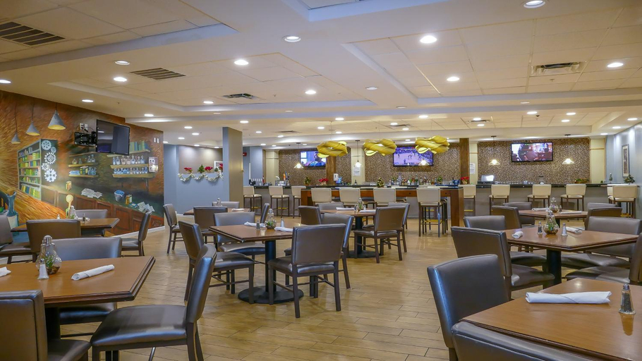 Food & Drinks 5, Holiday Inn Edison at Midtown By IHG, Lee