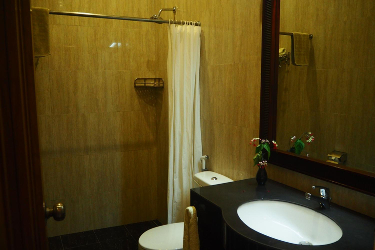 Bathroom 17