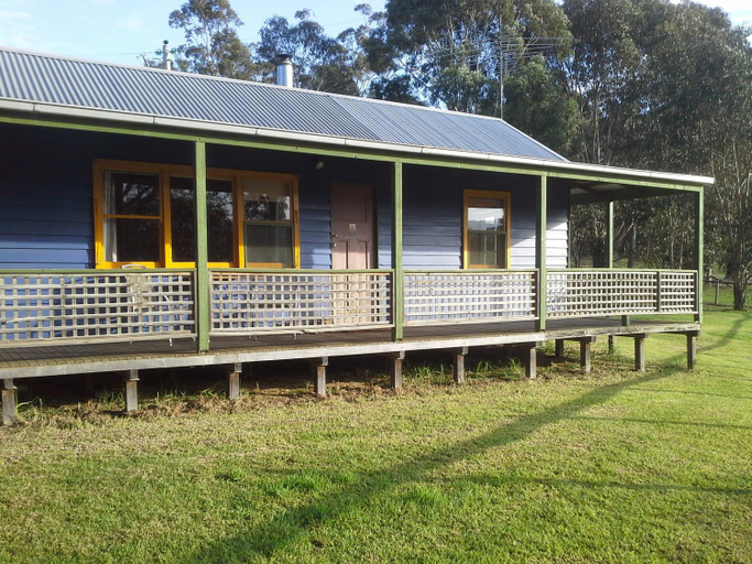 Others 4, Blue House at Mountainside Wines, Ararat