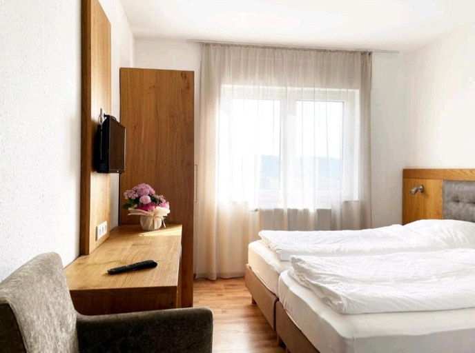 Bedroom 3, Herr Berge, Schwalm-Eder-Kreis
