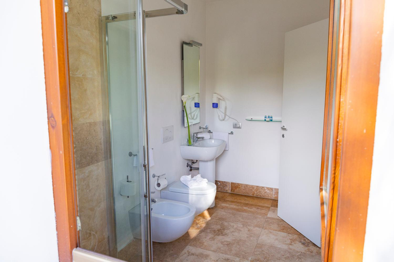 Bathroom 7