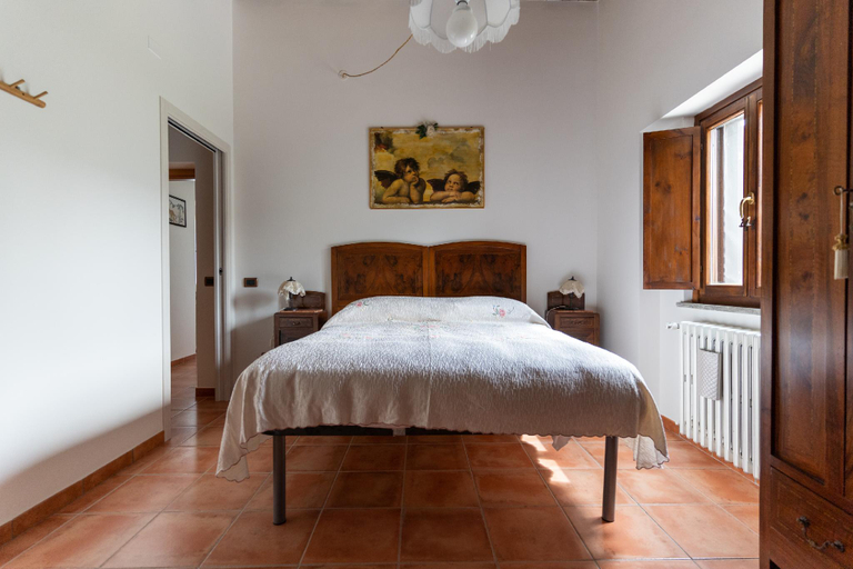 Others 2, Bed Breakfast In vino veritas, Ancona