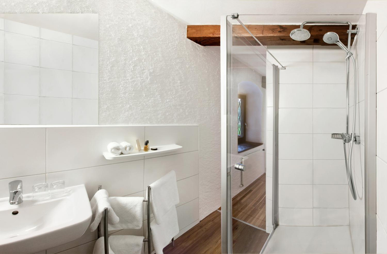 Bathroom 2, Die Haslachmuhle, Salzburg