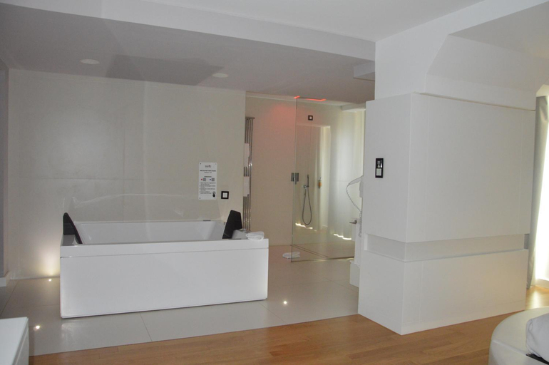 Bathroom 5, Suite Testani, Frosinone