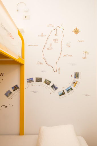 Bedroom 3, SleepBox Hostel, Taipei City