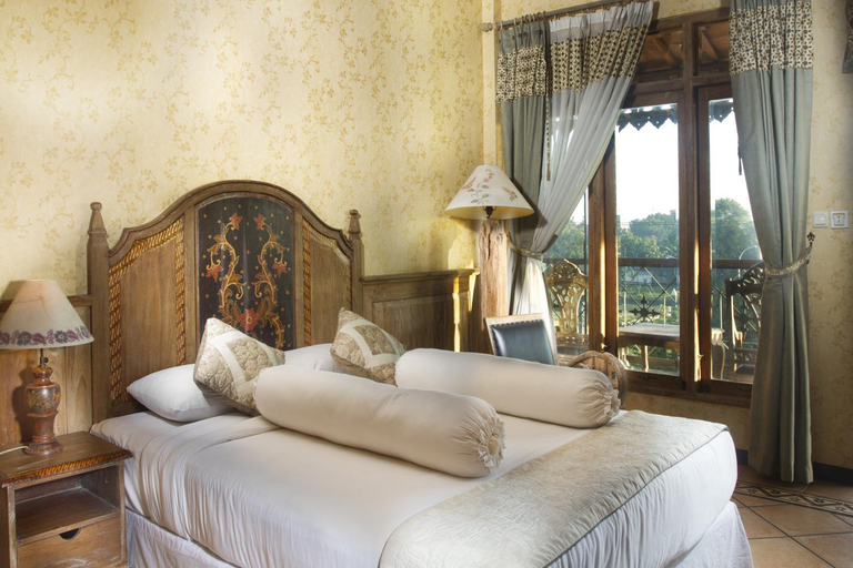 Bedroom 2, Omah Sinten Heritage Hotel, Solo
