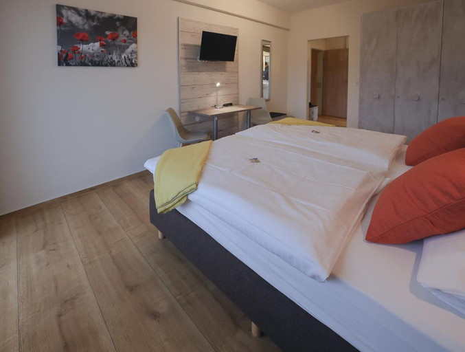Bedroom 2, Gasthaus zur Quelle, Westerwaldkreis