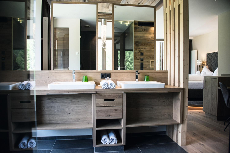 Bathroom 4, Hotel Kronblick, Bolzano