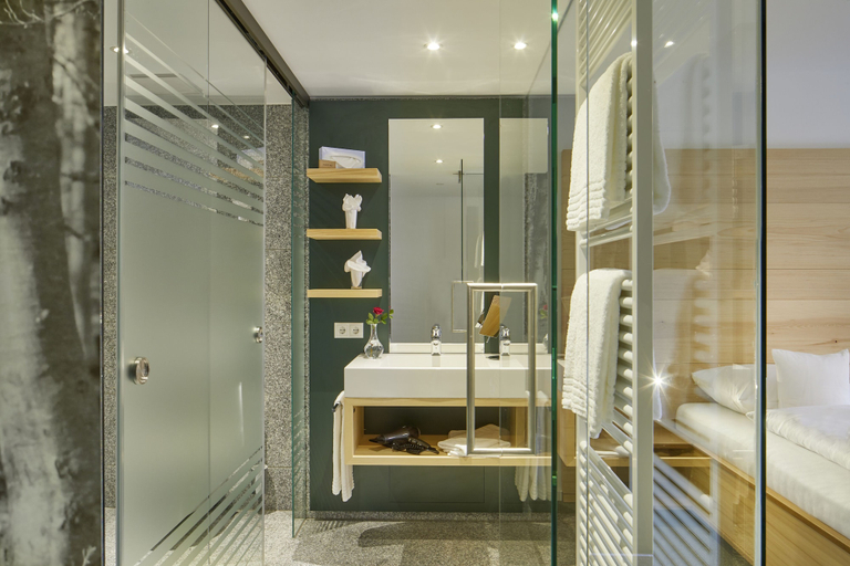 Bathroom 5, ElzLand Hotel 9 Linden BUSINESS & FAMILIEN HOTEL, Emmendingen