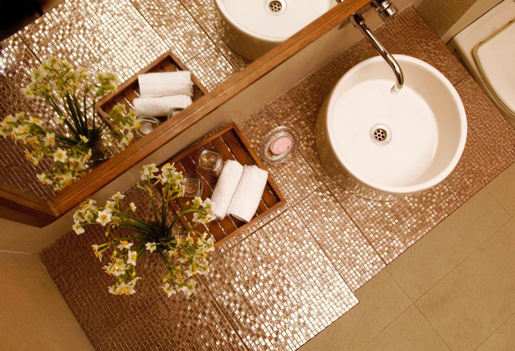 Bathroom 8