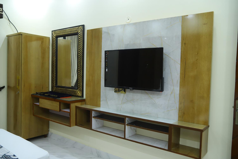 Bedroom 2, Roomi Rezidor Guest House, Karachi