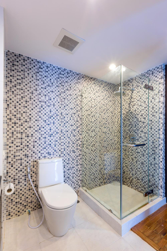 Bathroom 2, Baan Poolom Huahin Condominium, Hua Hin