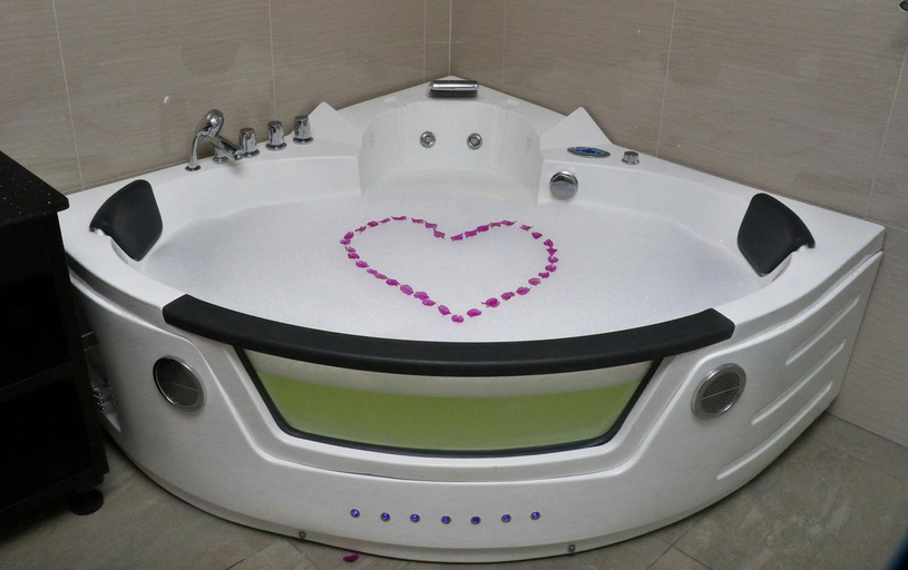 Bathroom 4, Nila Beach Resort, Ba