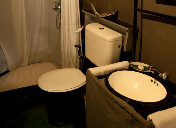 Bathroom 5, Big Game - Wilpattu by Eco Team, Nochchiyagama