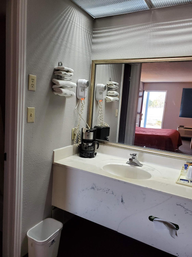 Bathroom 4, Americas Best Value Inn Wildersville, Henderson