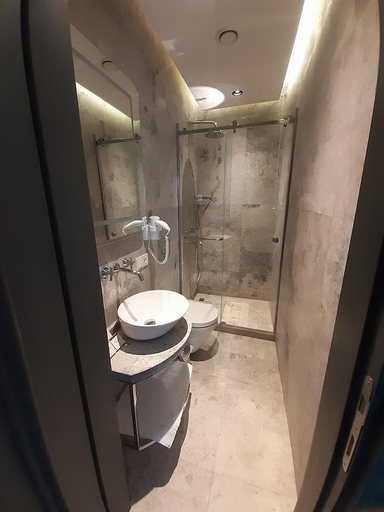 Bathroom 4, Taksim Pera Orient Hotel, Beyoğlu
