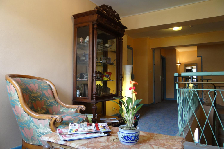 Public Area 2, Logis Hotel - Restaurant Aux Bruyeres, Haut-Rhin