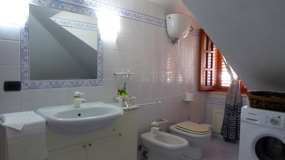 Bathroom 3, Appartamento panoramico  vista mare, Vibo Valentia