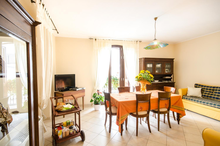 Others 5, B&B Iris, Taranto