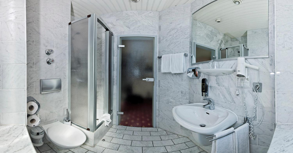 Bathroom 5, Hotel Kronprinz Garni, Minden-Lübbecke