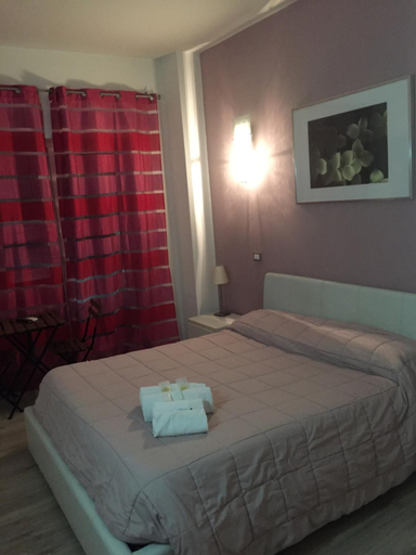 Others 2, B&B SPQR, Rome