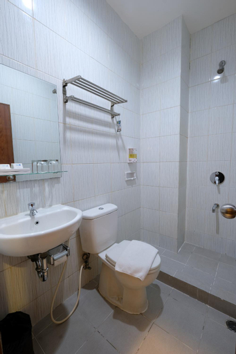 Bathroom 9