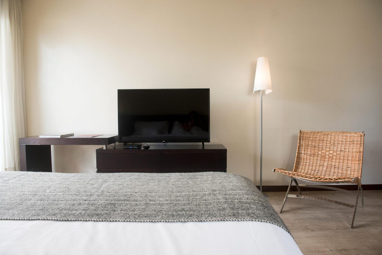 Bedroom 3, 27 Suites Hotel, Montevideo