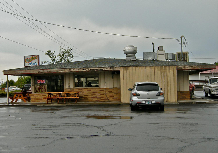 Others 3, Hub Motel, Deschutes
