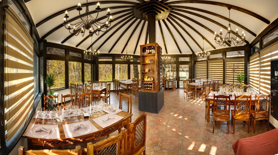 Food & Drinks 5, Hotel Cornul Vanatorului, Pitesti