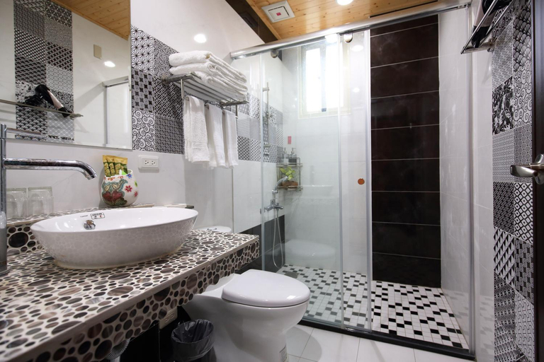 Bathroom 5, The-Wonderland Bed and Breakfast, Hualien