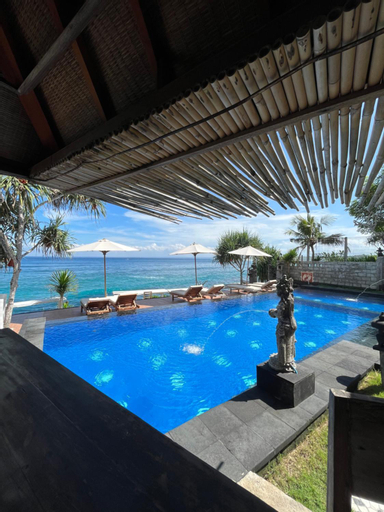 Swimming Pool 13