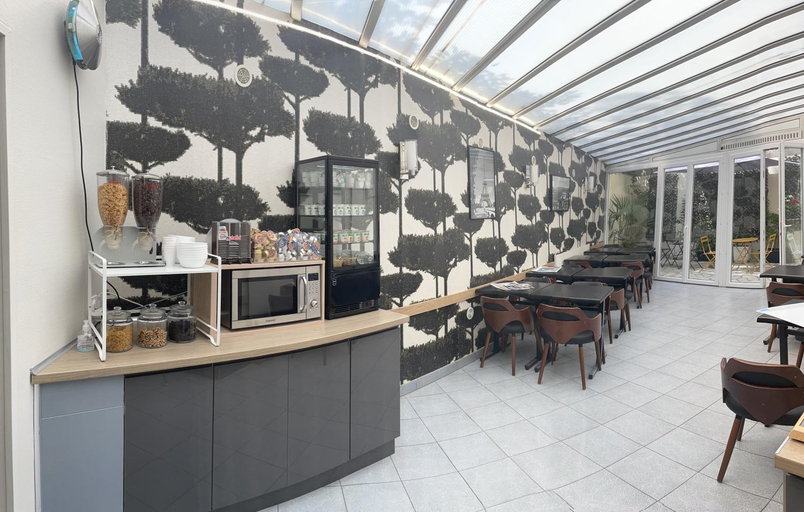 Food & Drinks 5, Hotel Lilas Gambetta, Paris