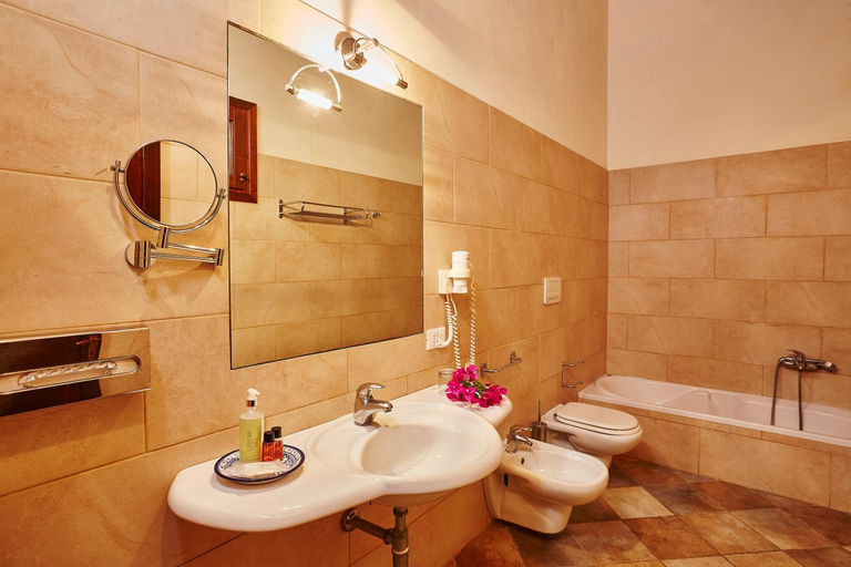 Bathroom, Agriturismo Baglio Donnafranca Wine Resort, Trapani