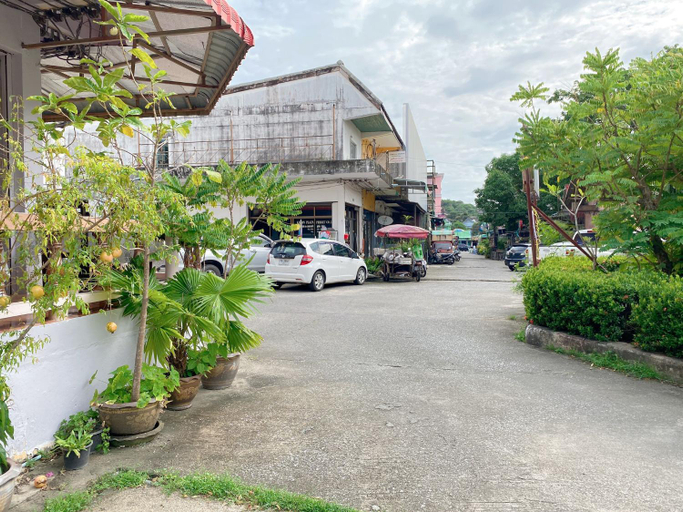 Exterior & Views 1, 2 Vikings Restaurant & Guesthouse, Phuket Island