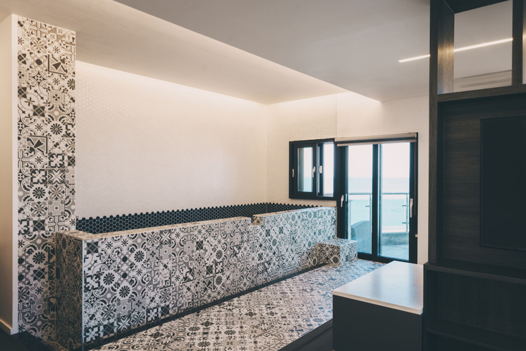 Bathroom 5, Drama 2015, Jeju
