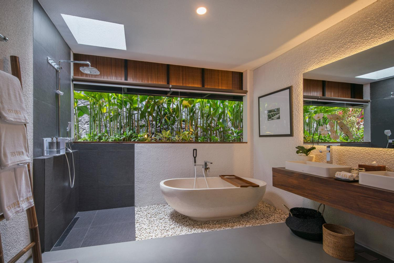 Bathroom 17