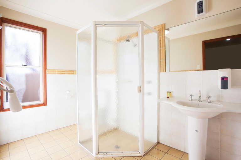 Bathroom 4, Nightcap at Federal Hotel Toowoomba, Toowoomba - North-East