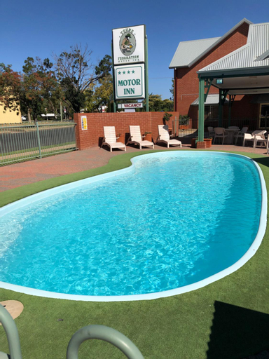 Sport & Beauty, Young Federation Motor Inn, Young
