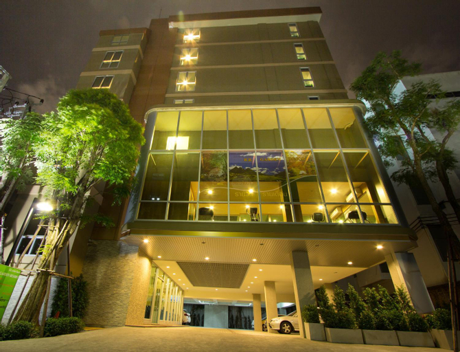 Exterior 12