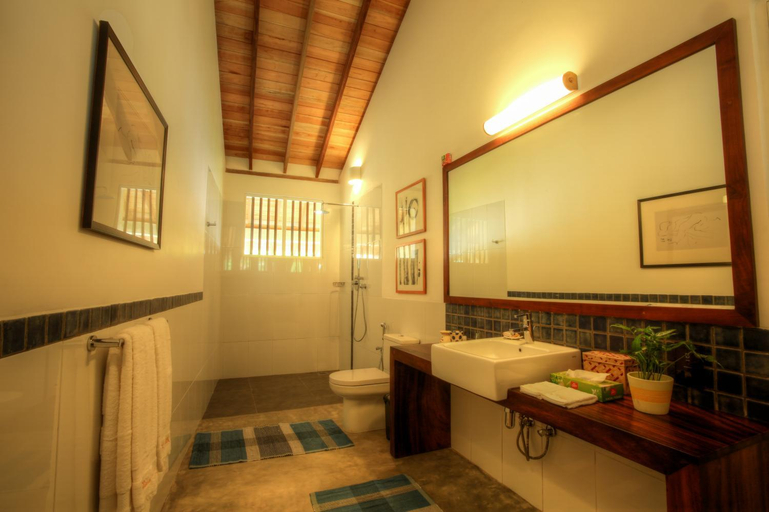 Bathroom 5, Villa Saffron Hikkaduwa, Hikkaduwa