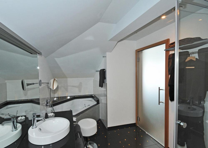 Bedroom 3, Hotel Metzgern, Obwalden