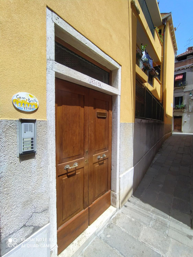 Others 3, Casa Gialla, Venezia
