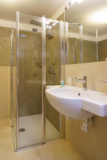 Bathroom 4, Bellevue Hotel, Trento